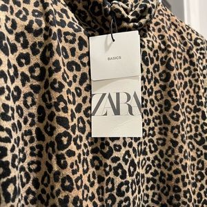 Med Zara cheetah print turtle neck